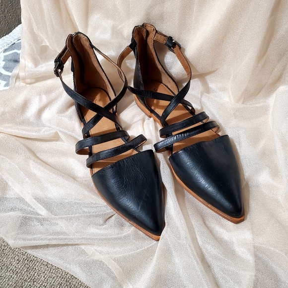 Frye Shoes - FRYE ZENZIE MOTO  STRAPPY FLATS